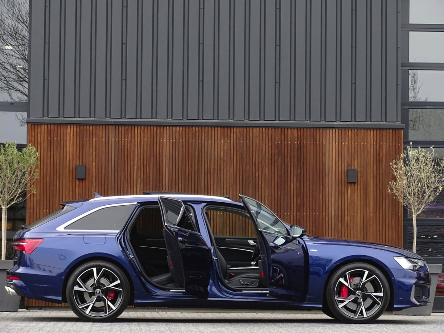 Audi A6 Avant 55 TFSIe 367PK Quattro / S6 Edit / Pano / Matrix / 360° / carbon