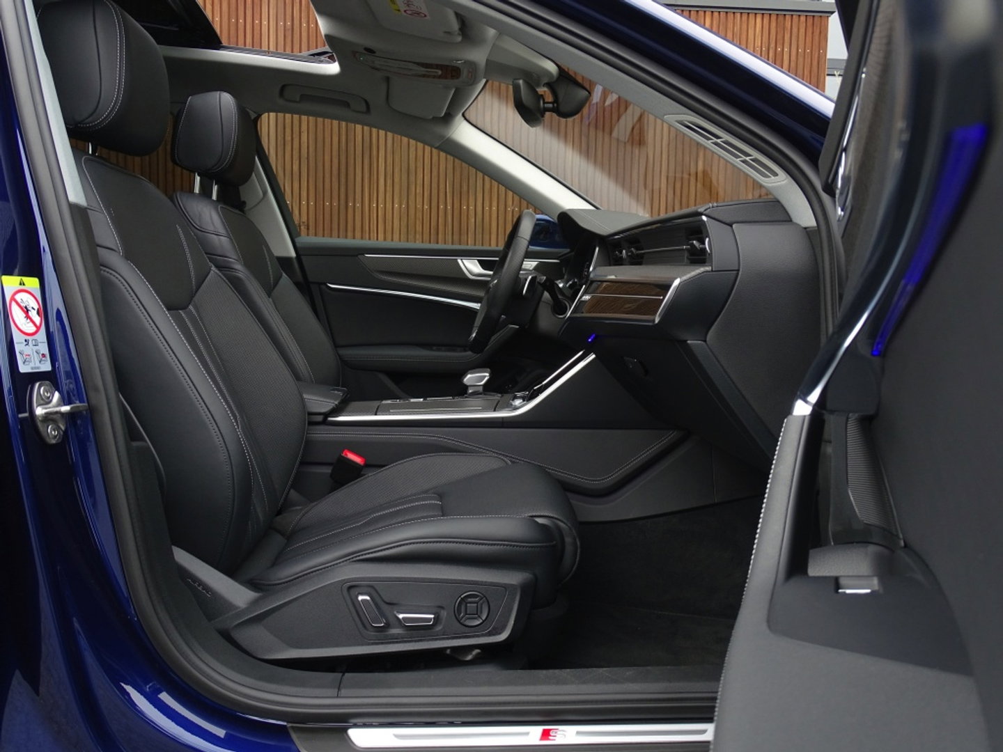 Audi A6 Avant 55 TFSIe 367PK Quattro / S6 Edit / Pano / Matrix / 360° / carbon