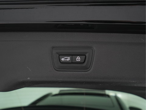 BMW 3 Serie Touring 330e eDrive M-Sportpack Edition (Plug-In) (INCL-BTW) *PANO | LEATHER | HEAD-UP | ADAPTIVE-CRUISE | FULL-LED | KEYLESS | DIGI-COCKPIT | HEATED-SPORTSEATS | CAMERA | HIFI-SOUND | PRIVACYGLASS | DAB+ | SHIFTPADDLES | NAVI-FULLMAP | 19"A