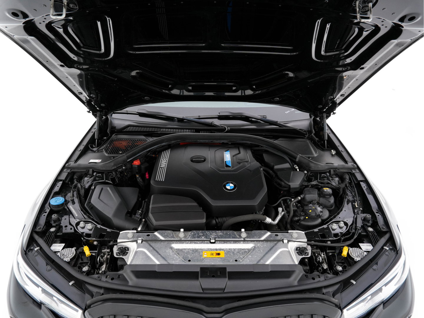 BMW 3 Serie Touring 330e eDrive M-Sportpack Edition (Plug-In) (INCL-BTW) *PANO | LEATHER | HEAD-UP | ADAPTIVE-CRUISE | FULL-LED | KEYLESS | DIGI-COCKPIT | HEATED-SPORTSEATS | CAMERA | HIFI-SOUND | PRIVACYGLASS | DAB+ | SHIFTPADDLES | NAVI-FULLMAP | 19"A