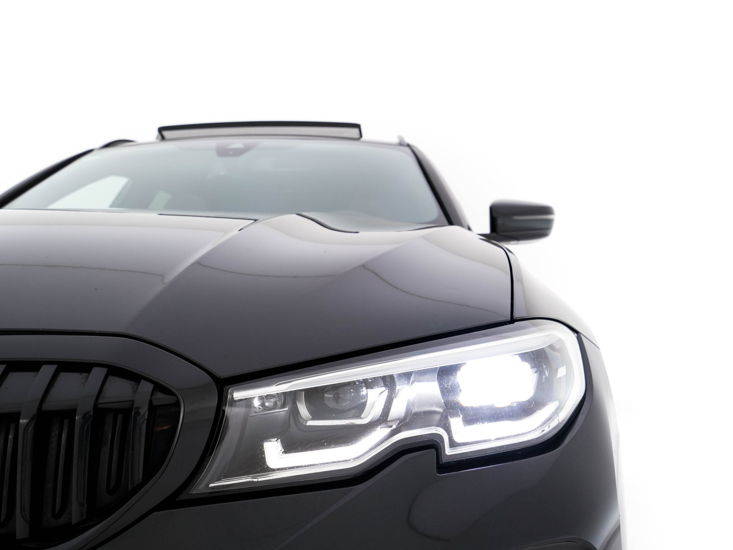 BMW 3 Serie Touring 330e eDrive M-Sportpack Edition (Plug-In) (INCL-BTW) *PANO | LEATHER | HEAD-UP | ADAPTIVE-CRUISE | FULL-LED | KEYLESS | DIGI-COCKPIT | HEATED-SPORTSEATS | CAMERA | HIFI-SOUND | PRIVACYGLASS | DAB+ | SHIFTPADDLES | NAVI-FULLMAP | 19"A