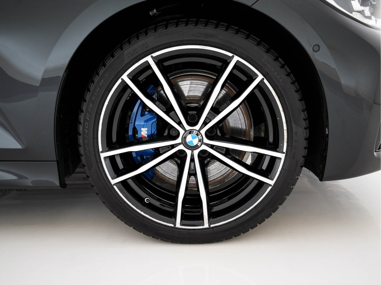 BMW 3 Serie Touring 330e eDrive M-Sportpack Edition (Plug-In) (INCL-BTW) *PANO | LEATHER | HEAD-UP | ADAPTIVE-CRUISE | FULL-LED | KEYLESS | DIGI-COCKPIT | HEATED-SPORTSEATS | CAMERA | HIFI-SOUND | PRIVACYGLASS | DAB+ | SHIFTPADDLES | NAVI-FULLMAP | 19"A