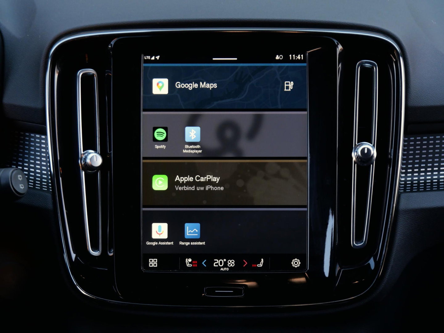 Volvo XC40 RECHARGE PRO/ PANORAMADAK/ 360°CAMERA/ TREKHAAK/ ELEKT. STOELEN/ H&K AUDIO/ SOH 94%