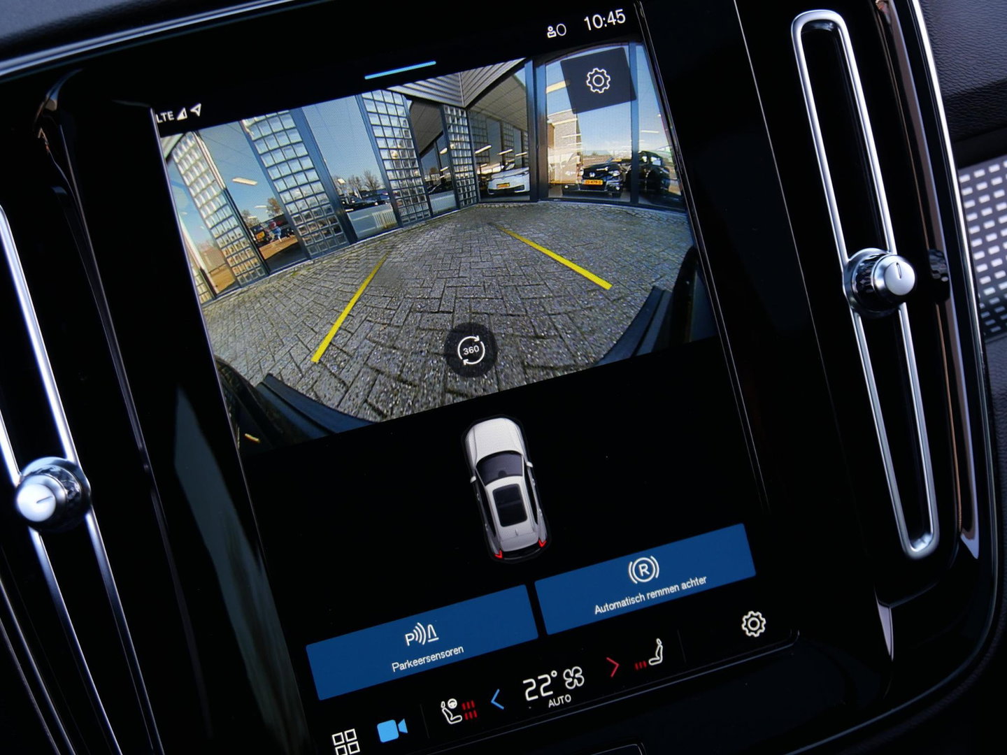 Volvo XC40 RECHARGE PRO/ PANORAMADAK/ 360°CAMERA/ TREKHAAK/ ELEKT. STOELEN/ H&K AUDIO/ SOH 94%