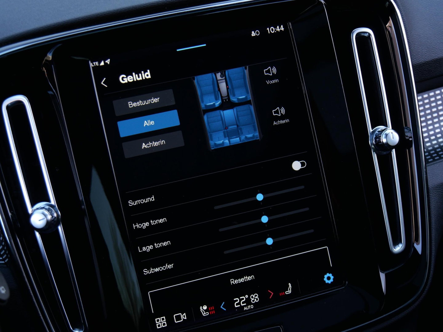 Volvo XC40 RECHARGE PRO/ PANORAMADAK/ 360°CAMERA/ TREKHAAK/ ELEKT. STOELEN/ H&K AUDIO/ SOH 94%