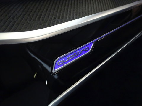 Audi A6 Avant 55 TFSIe 367PK Quattro / S6 Edit / Pano / Matrix / 360° / carbon