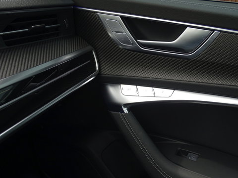 Audi A6 Avant 55 TFSIe 367PK Quattro / S6 Edit / Pano / Matrix / 360° / carbon