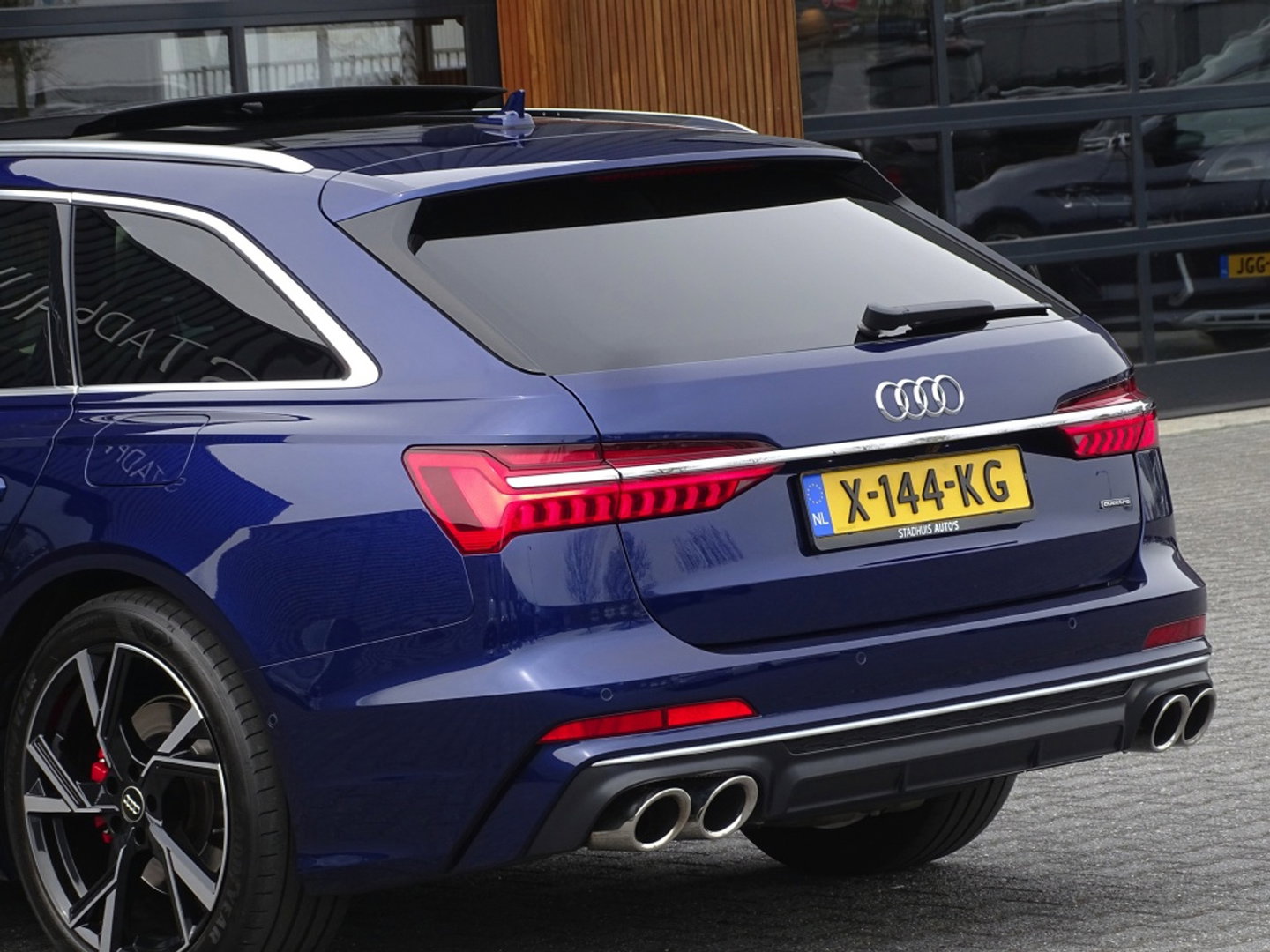 Audi A6 Avant 55 TFSIe 367PK Quattro / S6 Edit / Pano / Matrix / 360° / carbon