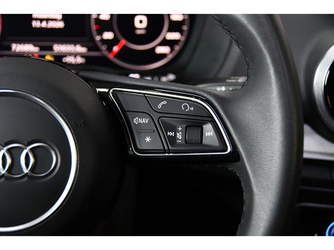 Audi Q2 35 TFSI S-Line, Pano, Camera, Navi