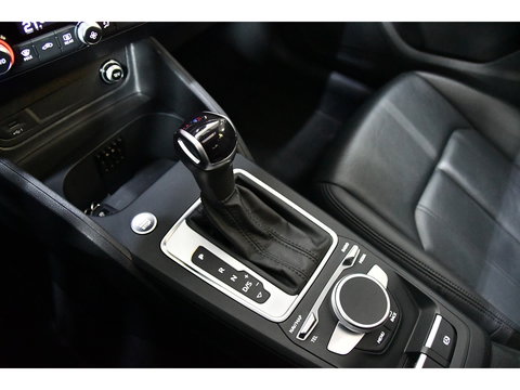 Audi Q2 35 TFSI S-Line, Pano, Camera, Navi