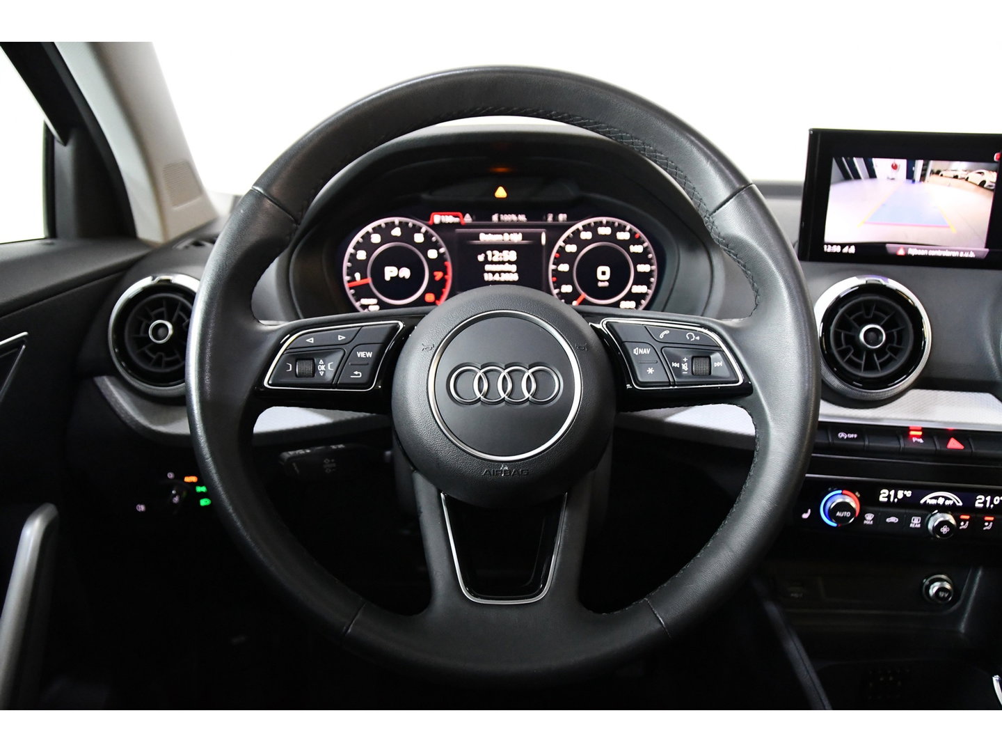 Audi Q2 35 TFSI S-Line, Pano, Camera, Navi