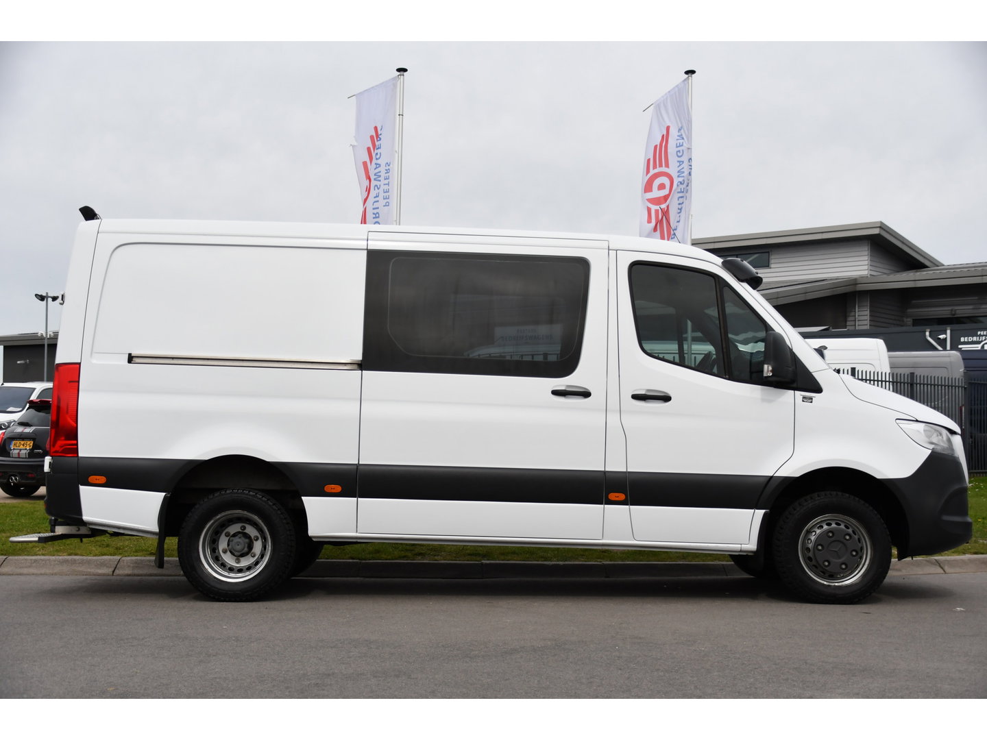 Mercedes-Benz Sprinter 516 2.2 CDI L2H1 DC PB Edition N1! Camera, Cruise, Carplay, 3500kg Trekhaak, Stoelverwarming, 164pk, geveerde stoel, Uniek!