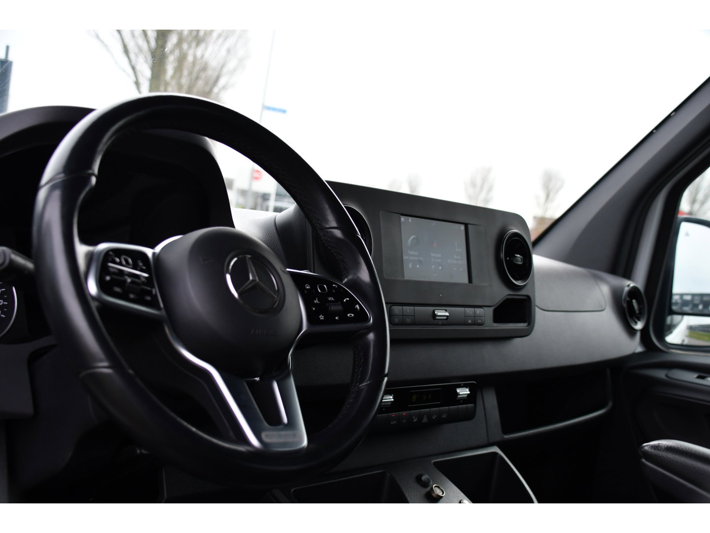 Mercedes-Benz Sprinter 516 2.2 CDI L2H1 DC PB Edition N1! Camera, Cruise, Carplay, 3500kg Trekhaak, Stoelverwarming, 164pk, geveerde stoel, Uniek!