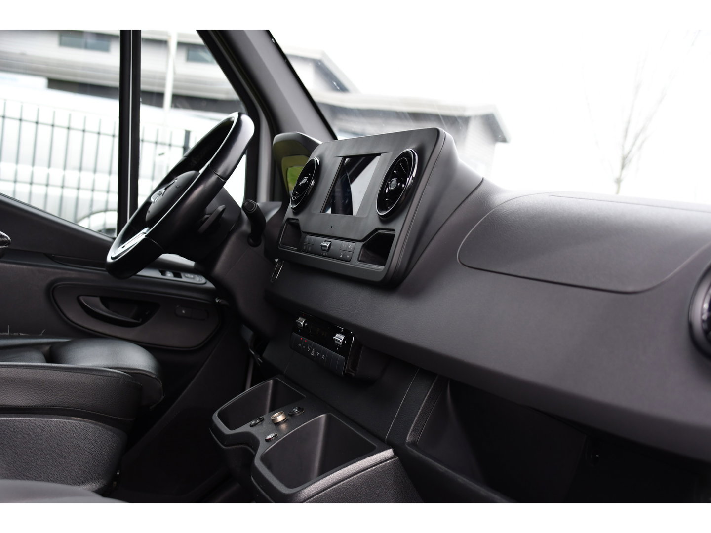 Mercedes-Benz Sprinter 516 2.2 CDI L2H1 DC PB Edition N1! Camera, Cruise, Carplay, 3500kg Trekhaak, Stoelverwarming, 164pk, geveerde stoel, Uniek!