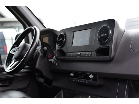 Mercedes-Benz Sprinter 516 2.2 CDI L2H1 DC PB Edition N1! Camera, Cruise, Carplay, 3500kg Trekhaak, Stoelverwarming, 164pk, geveerde stoel, Uniek!