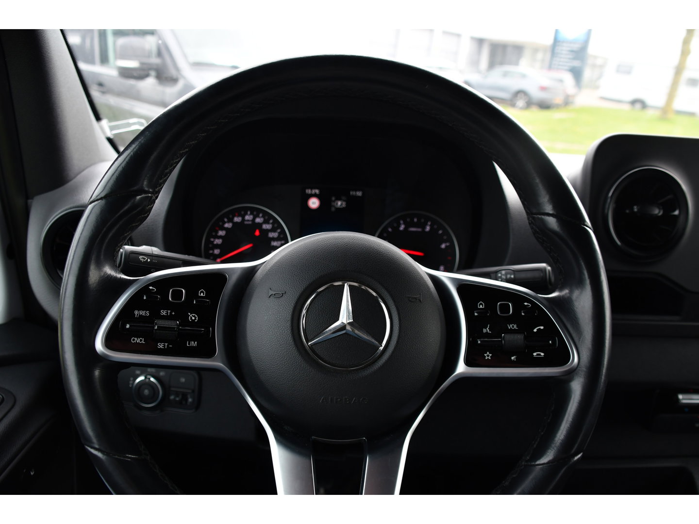 Mercedes-Benz Sprinter 516 2.2 CDI L2H1 DC PB Edition N1! Camera, Cruise, Carplay, 3500kg Trekhaak, Stoelverwarming, 164pk, geveerde stoel, Uniek!