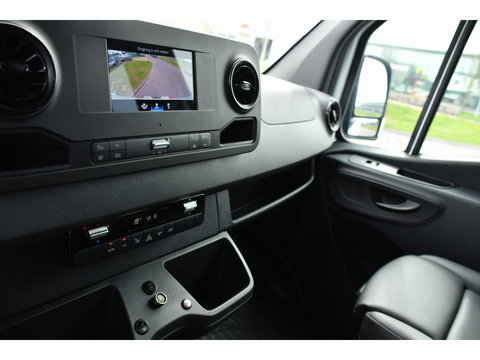 Mercedes-Benz Sprinter 516 2.2 CDI L2H1 DC PB Edition N1! Camera, Cruise, Carplay, 3500kg Trekhaak, Stoelverwarming, 164pk, geveerde stoel, Uniek!