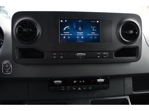 Mercedes-Benz Sprinter 516 2.2 CDI L2H1 DC PB Edition N1! Camera, Cruise, Carplay, 3500kg Trekhaak, Stoelverwarming, 164pk, geveerde stoel, Uniek!