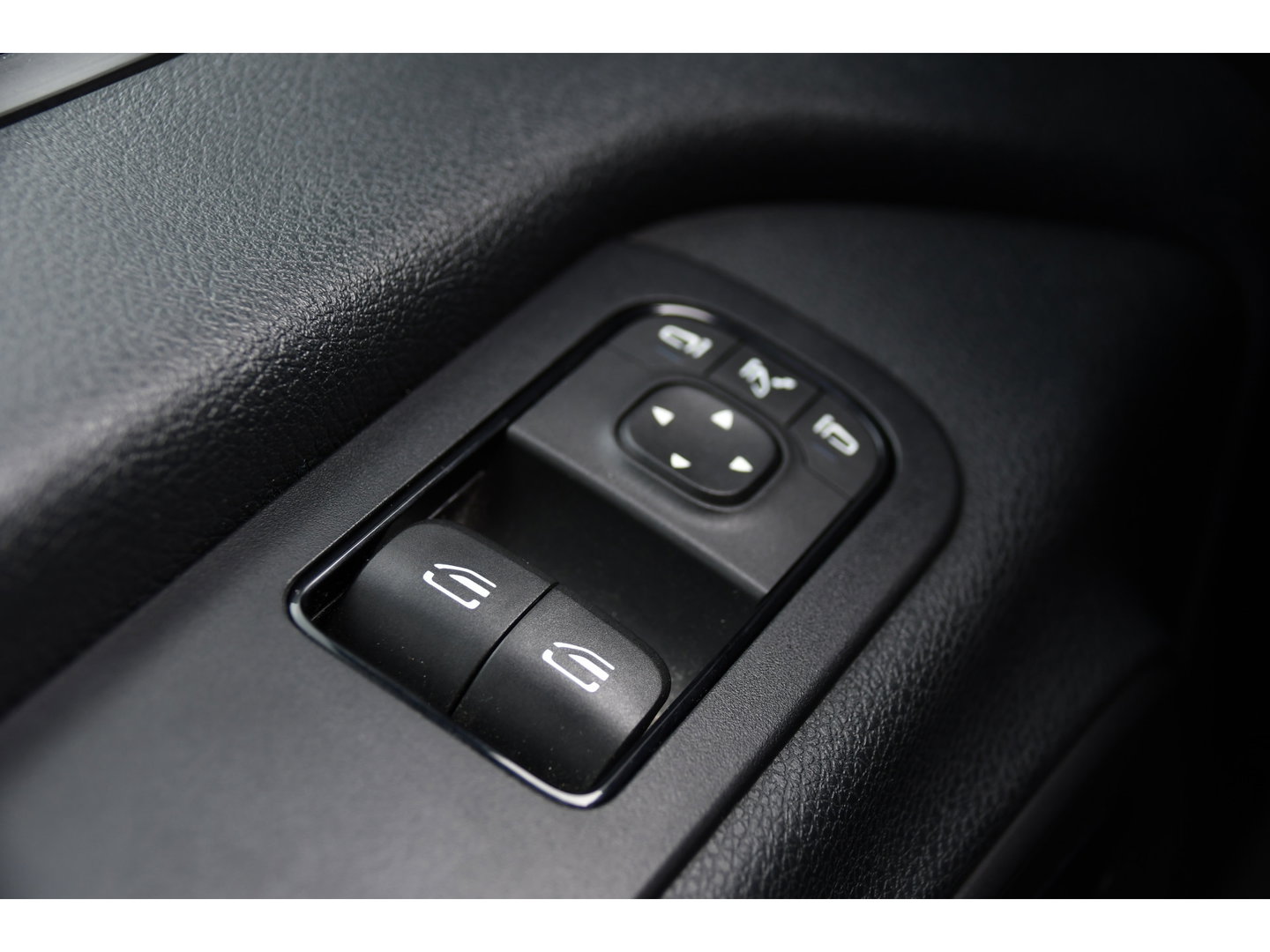 Mercedes-Benz Sprinter 516 2.2 CDI L2H1 DC PB Edition N1! Camera, Cruise, Carplay, 3500kg Trekhaak, Stoelverwarming, 164pk, geveerde stoel, Uniek!