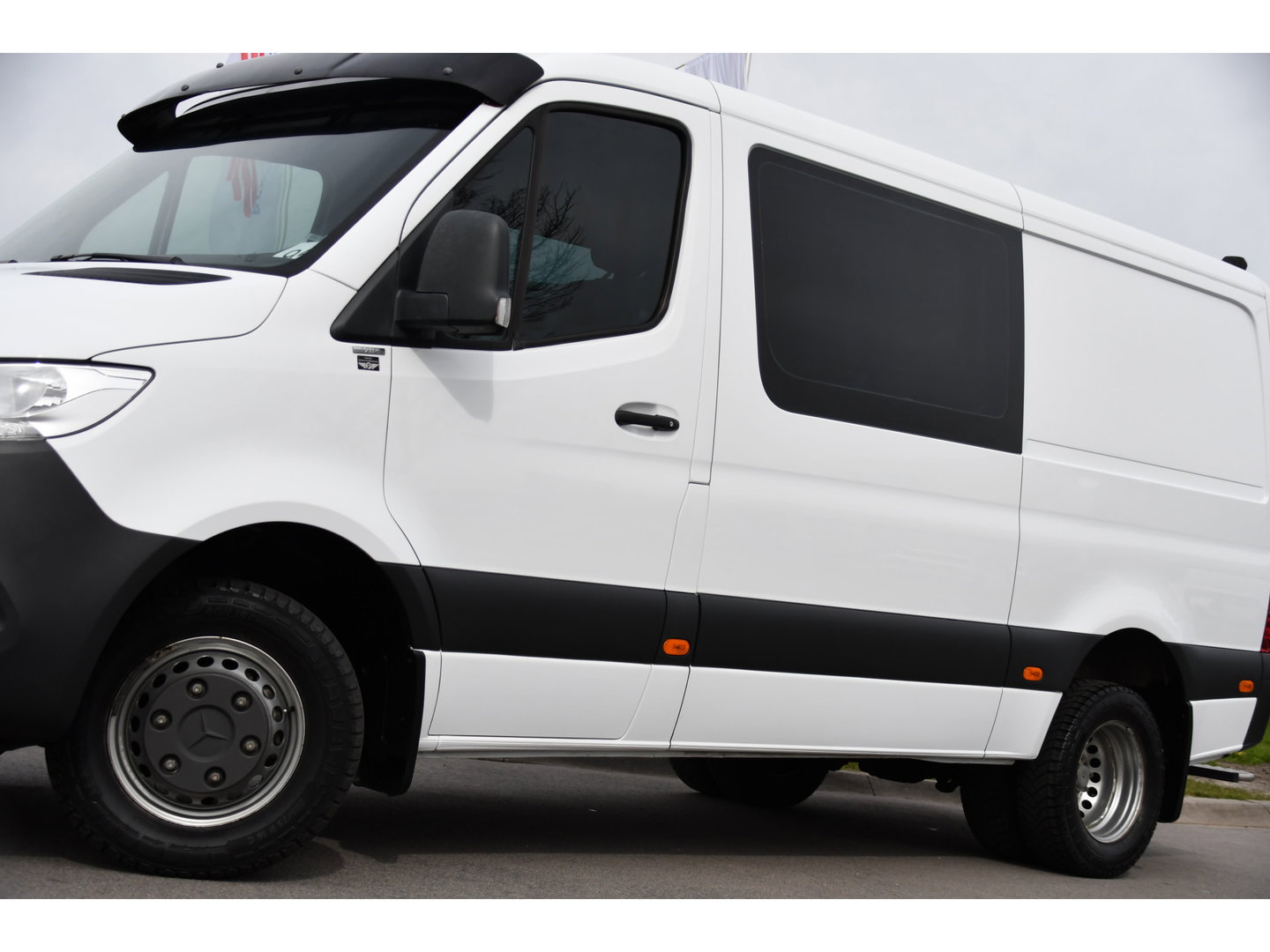 Mercedes-Benz Sprinter 516 2.2 CDI L2H1 DC PB Edition N1! Camera, Cruise, Carplay, 3500kg Trekhaak, Stoelverwarming, 164pk, geveerde stoel, Uniek!