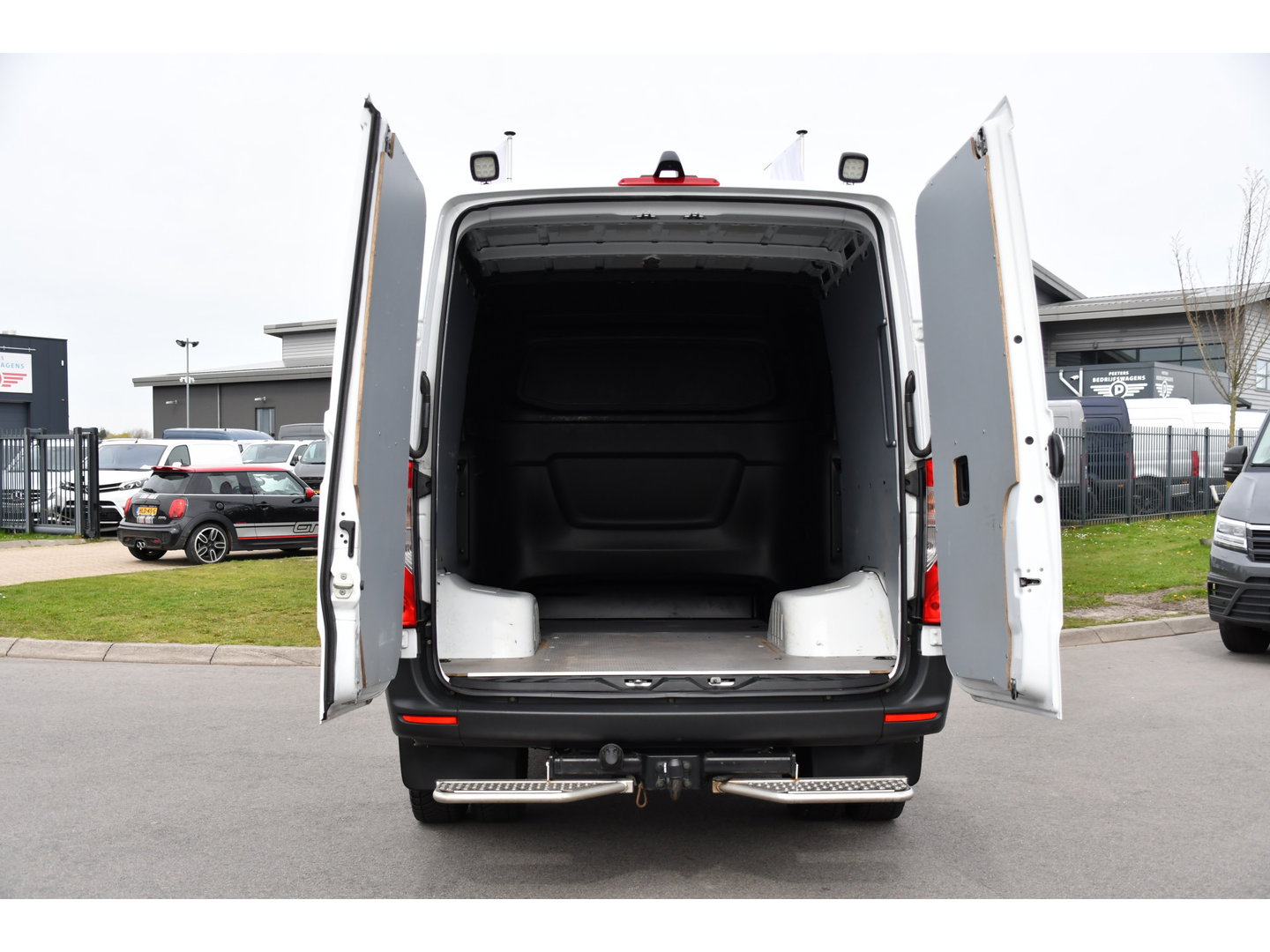 Mercedes-Benz Sprinter 516 2.2 CDI L2H1 DC PB Edition N1! Camera, Cruise, Carplay, 3500kg Trekhaak, Stoelverwarming, 164pk, geveerde stoel, Uniek!