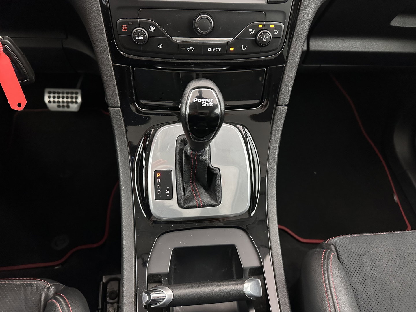 Ford S-Max 2.0 EcoBoost S Edition Aut. *PANO | LEATHER-MICROFIBRE | XENON | SPORTSEATS | NAVI-FULLMAP | PRIVACY-GLASS | ECC | PDC | CRUISE | 18''ALU | TOWBAR*