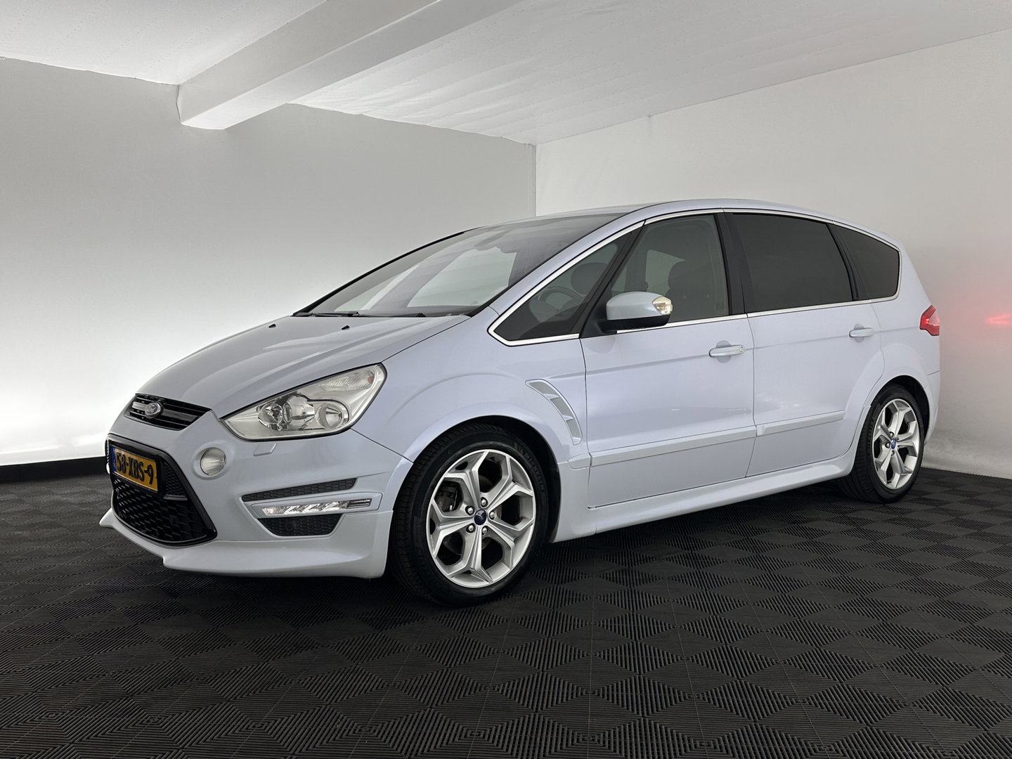 Ford S-Max 2.0 EcoBoost S Edition Aut. *PANO | LEATHER-MICROFIBRE | XENON | SPORTSEATS | NAVI-FULLMAP | PRIVACY-GLASS | ECC | PDC | CRUISE | 18''ALU | TOWBAR*