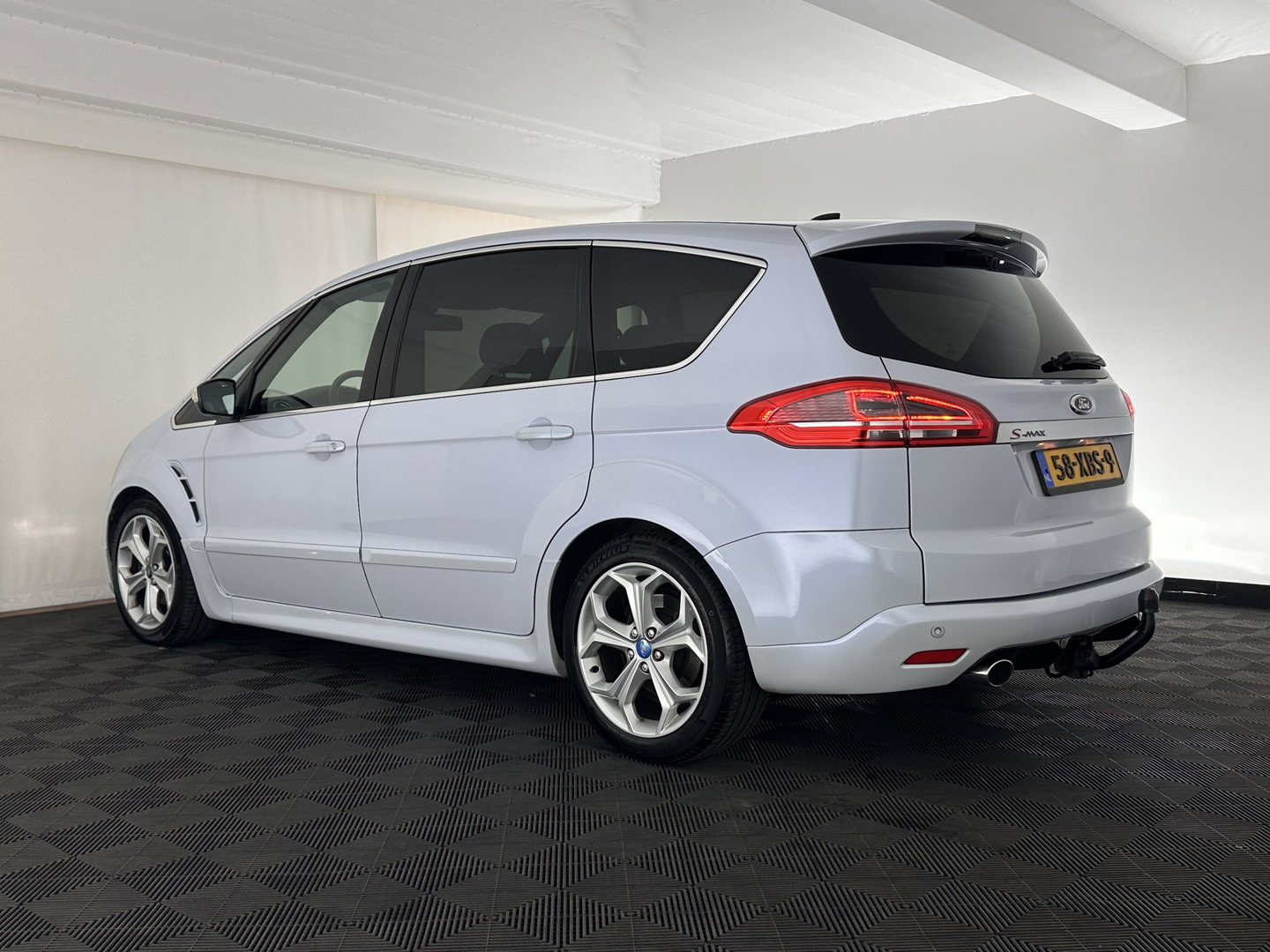 Ford S-Max 2.0 EcoBoost S Edition Aut. *PANO | LEATHER-MICROFIBRE | XENON | SPORTSEATS | NAVI-FULLMAP | PRIVACY-GLASS | ECC | PDC | CRUISE | 18''ALU | TOWBAR*