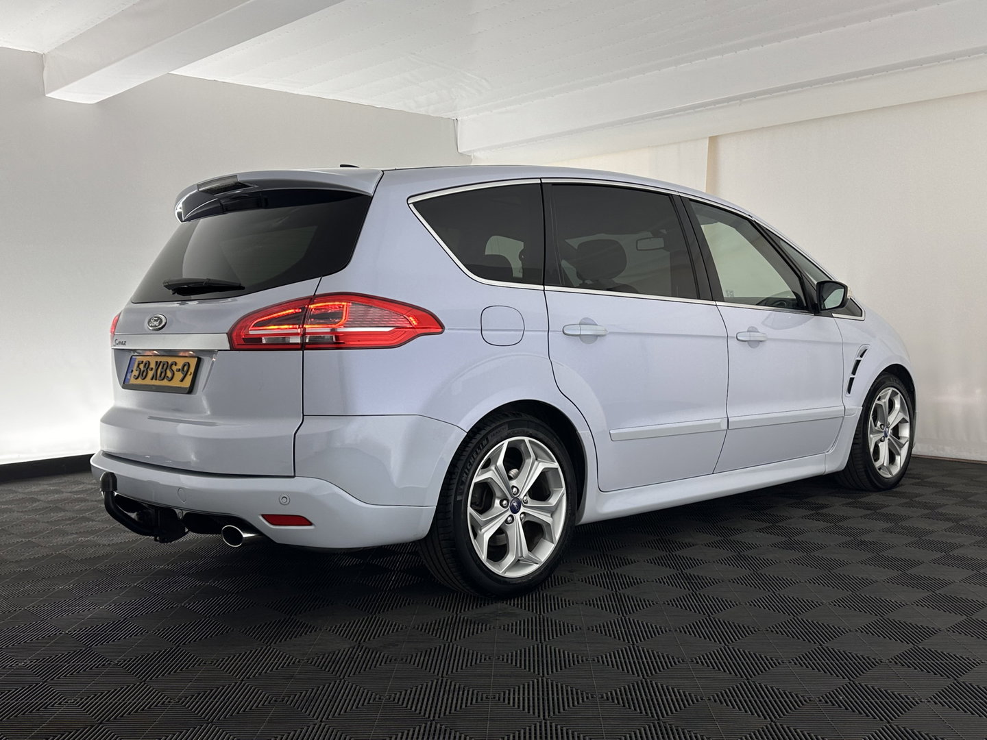 Ford S-Max 2.0 EcoBoost S Edition Aut. *PANO | LEATHER-MICROFIBRE | XENON | SPORTSEATS | NAVI-FULLMAP | PRIVACY-GLASS | ECC | PDC | CRUISE | 18''ALU | TOWBAR*