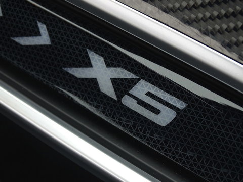 BMW X5 50e 490PK X-Drive M- Individual / Frozen Grey / Carbon