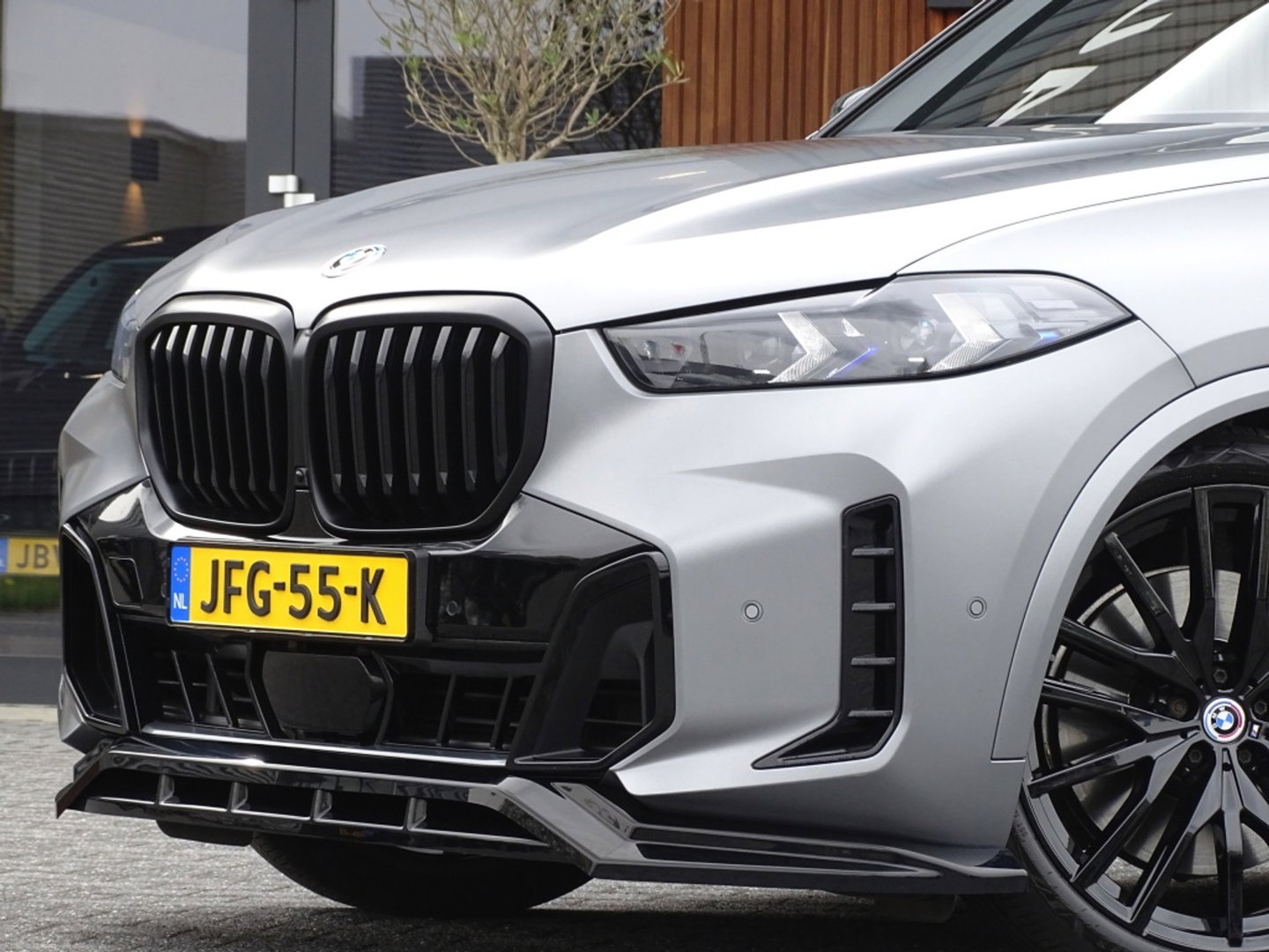 BMW X5 50e 490PK X-Drive M- Individual / Frozen Grey / Carbon