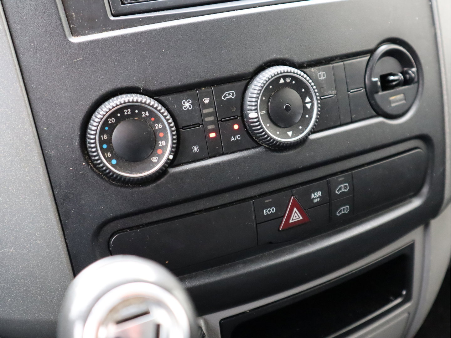 Mercedes-Benz Sprinter 216 CDI L2H1 - Trekhaak - Airco - 3 Zits