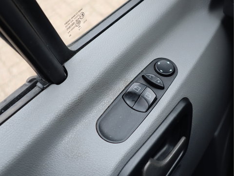 Mercedes-Benz Sprinter 216 CDI L2H1 - Trekhaak - Airco - 3 Zits