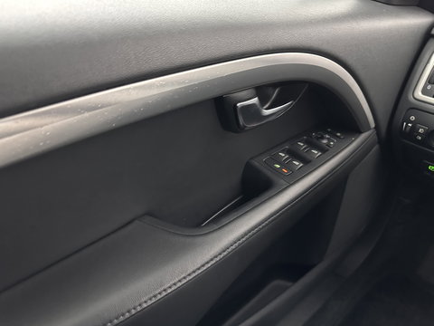 Volvo V70 1.6 T4 Limited Edition Aut. *LEATHER | XENON | NAVI-FULLMAP | HEATED-COMFORTSEATS | ECC | PDC | CRUISE | 17''ALU*