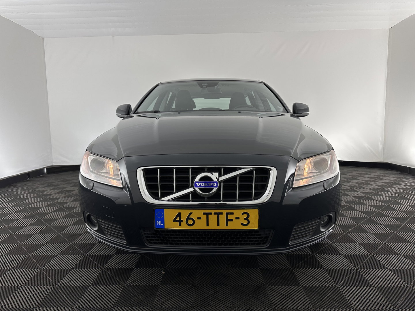 Volvo V70 1.6 T4 Limited Edition Aut. *LEATHER | XENON | NAVI-FULLMAP | HEATED-COMFORTSEATS | ECC | PDC | CRUISE | 17''ALU*