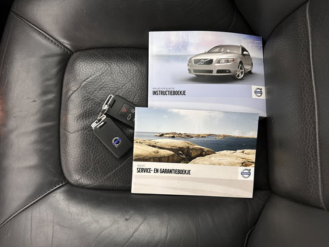 Volvo V70 1.6 T4 Limited Edition Aut. *LEATHER | XENON | NAVI-FULLMAP | HEATED-COMFORTSEATS | ECC | PDC | CRUISE | 17''ALU*