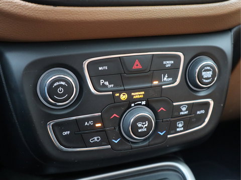 Jeep Compass 1.4 MultiAir 141pk Trailhawk - Grijs kenteken - Pano - Cruise