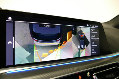 BMW X5 xDrive45e M Sport / Maxton Design Bodykit V.2 / Panoramadak / Achterasbesturing / BMW Laser Light / Elektr. verstelbare voorstoelen + memory / Stoelkoeling + -verwarming / Soft Close / Ambienteverlichting / HUD / Rondomzichtcamera / Apple Carplay - Androi