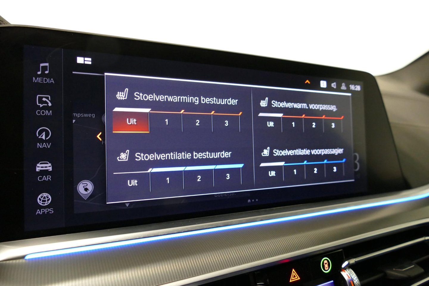 BMW X5 xDrive45e M Sport / Maxton Design Bodykit V.2 / Panoramadak / Achterasbesturing / BMW Laser Light / Elektr. verstelbare voorstoelen + memory / Stoelkoeling + -verwarming / Soft Close / Ambienteverlichting / HUD / Rondomzichtcamera / Apple Carplay - Androi