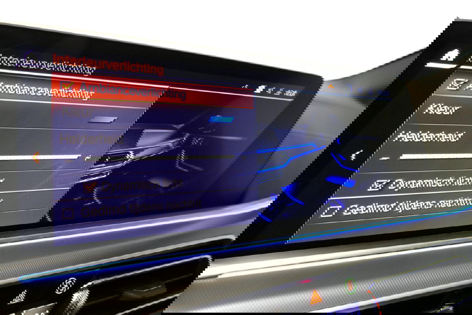 BMW X5 xDrive45e M Sport / Maxton Design Bodykit V.2 / Panoramadak / Achterasbesturing / BMW Laser Light / Elektr. verstelbare voorstoelen + memory / Stoelkoeling + -verwarming / Soft Close / Ambienteverlichting / HUD / Rondomzichtcamera / Apple Carplay - Androi