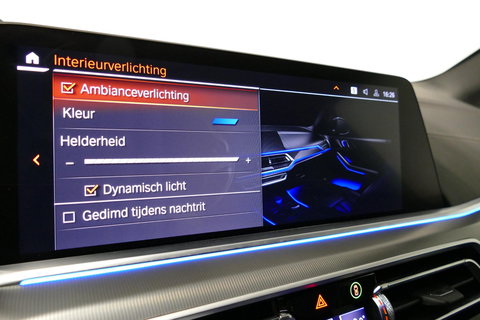 BMW X5 xDrive45e M Sport / Maxton Design Bodykit V.2 / Panoramadak / Achterasbesturing / BMW Laser Light / Elektr. verstelbare voorstoelen + memory / Stoelkoeling + -verwarming / Soft Close / Ambienteverlichting / HUD / Rondomzichtcamera / Apple Carplay - Androi