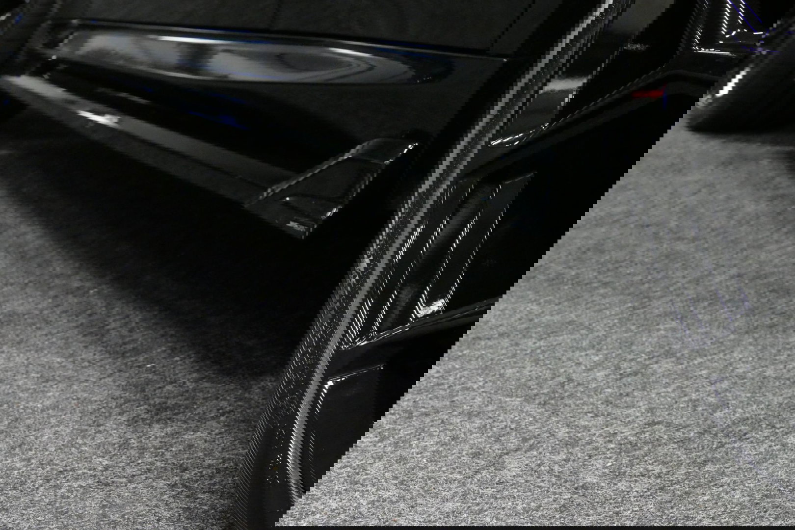 BMW X5 xDrive45e M Sport / Maxton Design Bodykit V.2 / Panoramadak / Achterasbesturing / BMW Laser Light / Elektr. verstelbare voorstoelen + memory / Stoelkoeling + -verwarming / Soft Close / Ambienteverlichting / HUD / Rondomzichtcamera / Apple Carplay - Androi