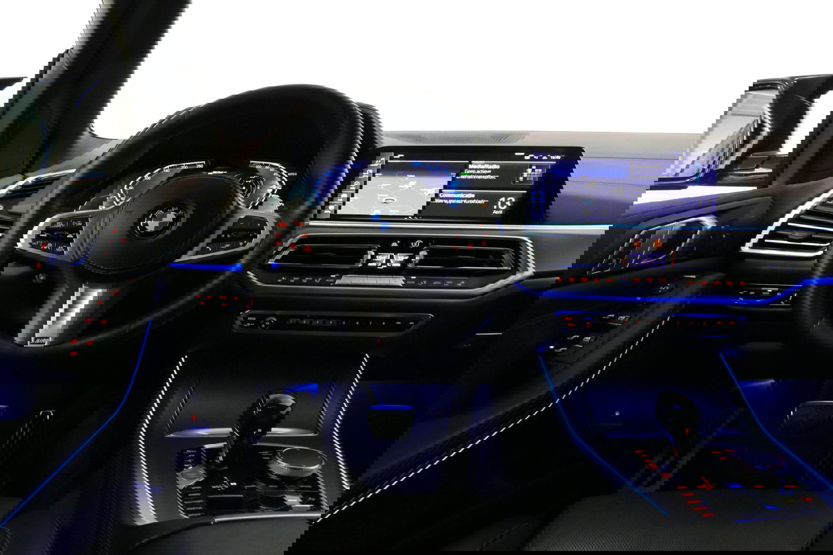 BMW X5 xDrive45e M Sport / Maxton Design Bodykit V.2 / Panoramadak / Achterasbesturing / BMW Laser Light / Elektr. verstelbare voorstoelen + memory / Stoelkoeling + -verwarming / Soft Close / Ambienteverlichting / HUD / Rondomzichtcamera / Apple Carplay - Androi