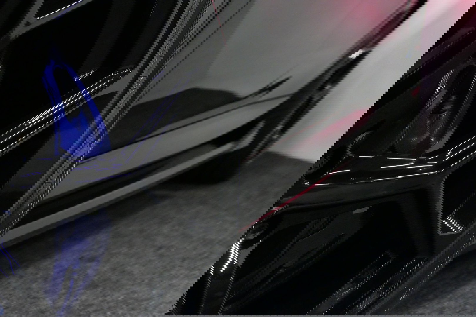 BMW X5 xDrive45e M Sport / Maxton Design Bodykit V.2 / Panoramadak / Achterasbesturing / BMW Laser Light / Elektr. verstelbare voorstoelen + memory / Stoelkoeling + -verwarming / Soft Close / Ambienteverlichting / HUD / Rondomzichtcamera / Apple Carplay - Androi