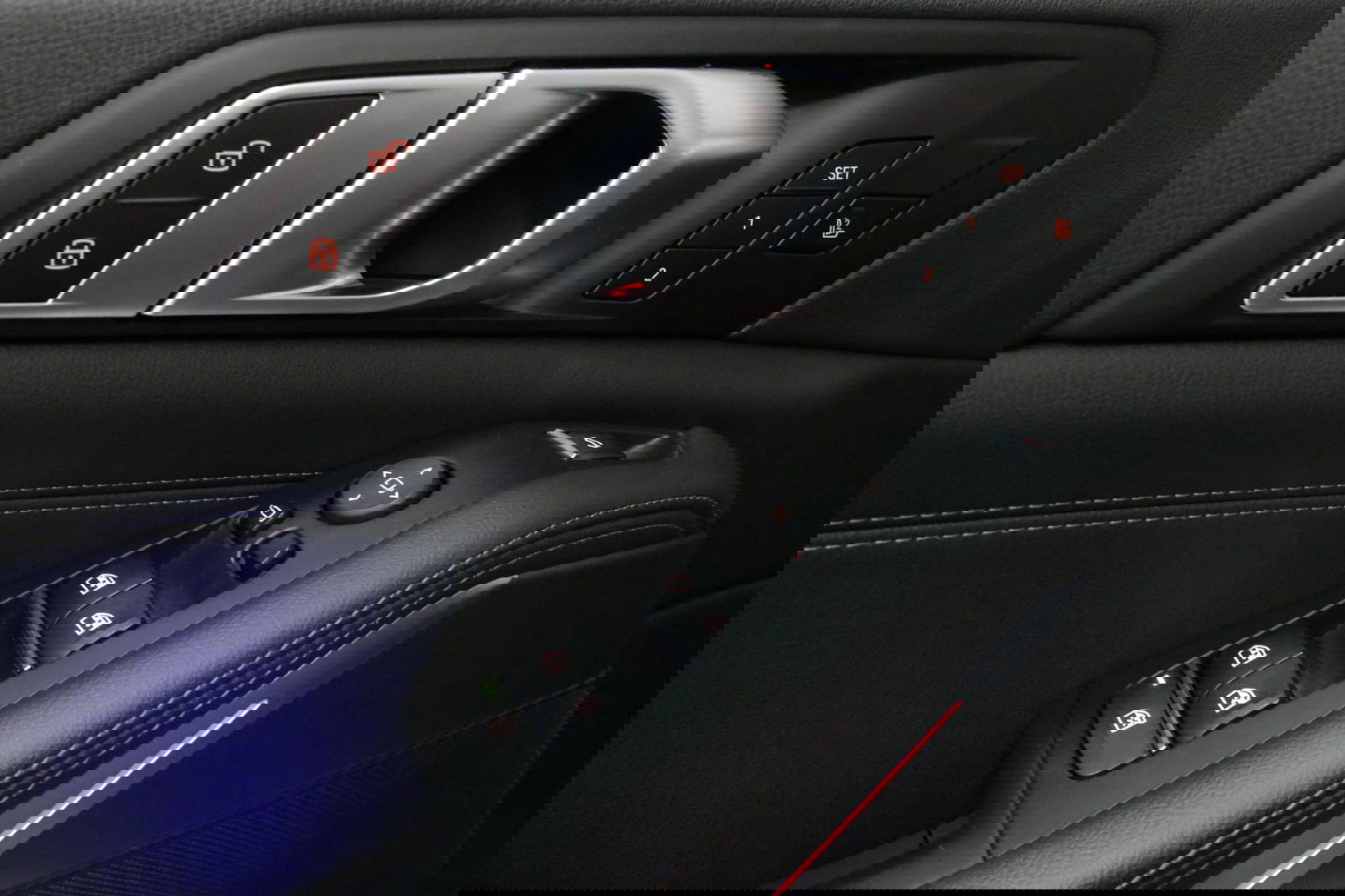 BMW X5 xDrive45e M Sport / Maxton Design Bodykit V.2 / Panoramadak / Achterasbesturing / BMW Laser Light / Elektr. verstelbare voorstoelen + memory / Stoelkoeling + -verwarming / Soft Close / Ambienteverlichting / HUD / Rondomzichtcamera / Apple Carplay - Androi