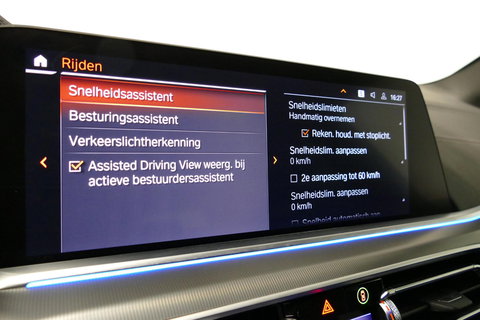 BMW X5 xDrive45e M Sport / Maxton Design Bodykit V.2 / Panoramadak / Achterasbesturing / BMW Laser Light / Elektr. verstelbare voorstoelen + memory / Stoelkoeling + -verwarming / Soft Close / Ambienteverlichting / HUD / Rondomzichtcamera / Apple Carplay - Androi