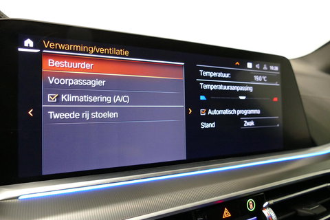 BMW X5 xDrive45e M Sport / Maxton Design Bodykit V.2 / Panoramadak / Achterasbesturing / BMW Laser Light / Elektr. verstelbare voorstoelen + memory / Stoelkoeling + -verwarming / Soft Close / Ambienteverlichting / HUD / Rondomzichtcamera / Apple Carplay - Androi