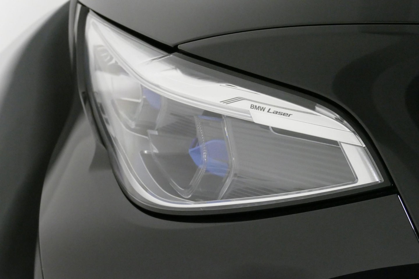 BMW X5 xDrive45e M Sport / Maxton Design Bodykit V.2 / Panoramadak / Achterasbesturing / BMW Laser Light / Elektr. verstelbare voorstoelen + memory / Stoelkoeling + -verwarming / Soft Close / Ambienteverlichting / HUD / Rondomzichtcamera / Apple Carplay - Androi