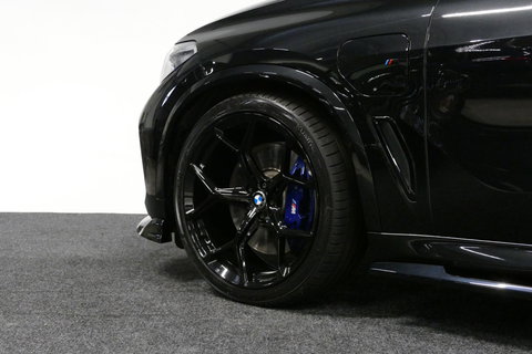 BMW X5 xDrive45e M Sport / Maxton Design Bodykit V.2 / Panoramadak / Achterasbesturing / BMW Laser Light / Elektr. verstelbare voorstoelen + memory / Stoelkoeling + -verwarming / Soft Close / Ambienteverlichting / HUD / Rondomzichtcamera / Apple Carplay - Androi