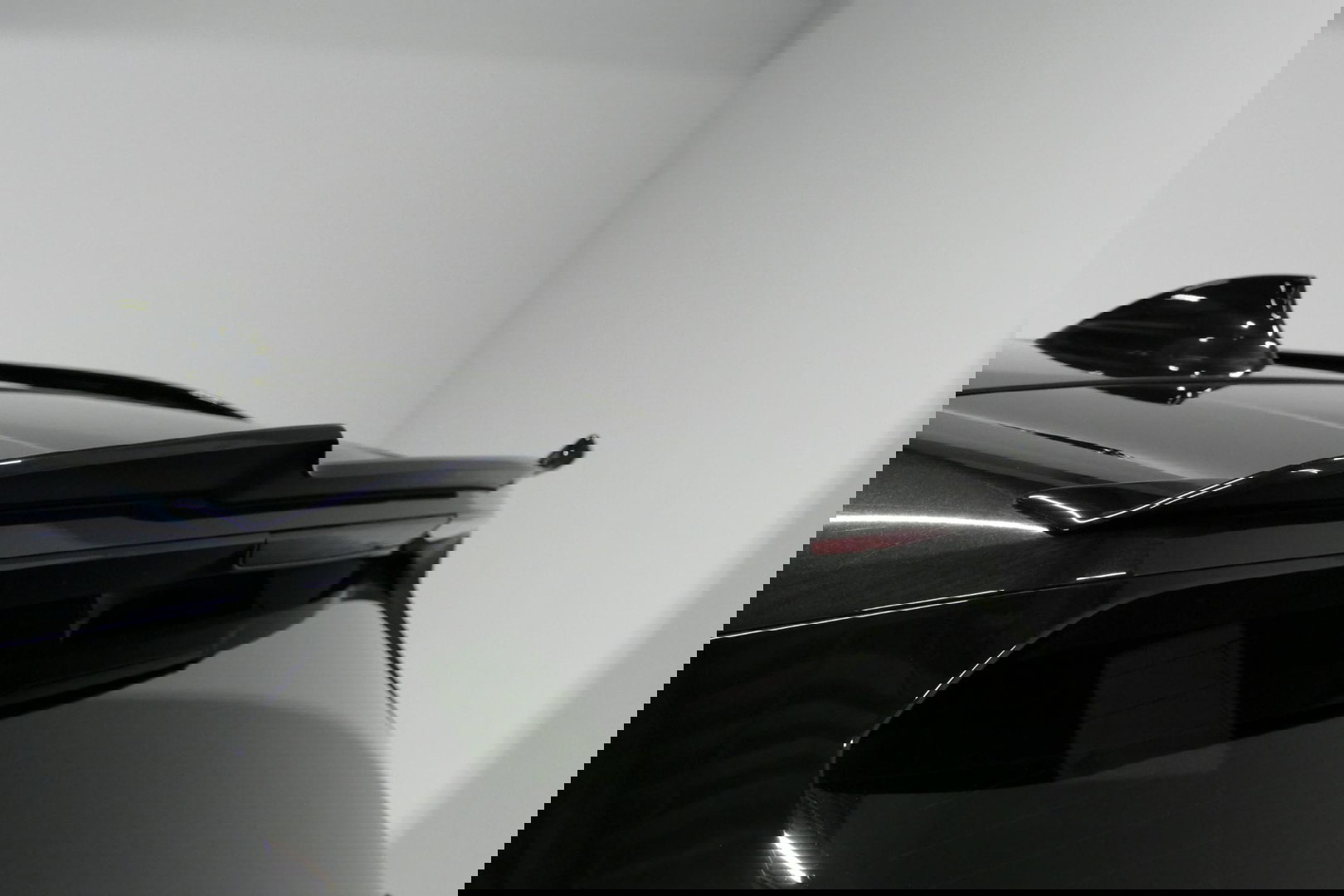 BMW X5 xDrive45e M Sport / Maxton Design Bodykit V.2 / Panoramadak / Achterasbesturing / BMW Laser Light / Elektr. verstelbare voorstoelen + memory / Stoelkoeling + -verwarming / Soft Close / Ambienteverlichting / HUD / Rondomzichtcamera / Apple Carplay - Androi